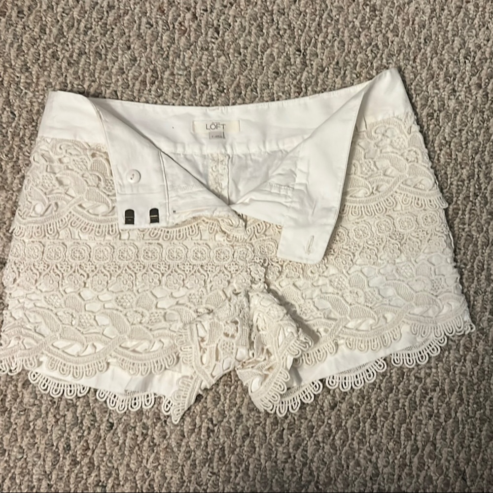 LOFT White Lace Women Shorts